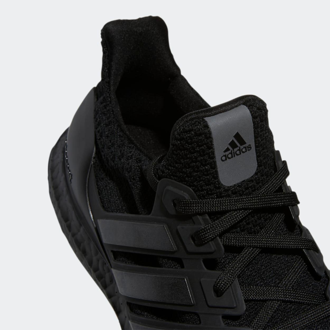 Mens all black outlet ultra boost